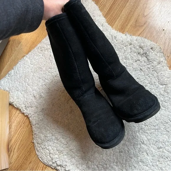 BEARPAW Women's Phylly Black Suede Women's Classic Boots Size 9