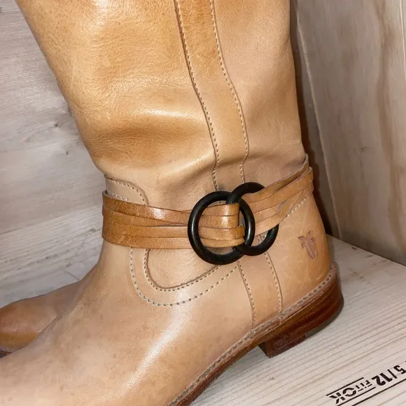 Beautiful leather Frye riding boots