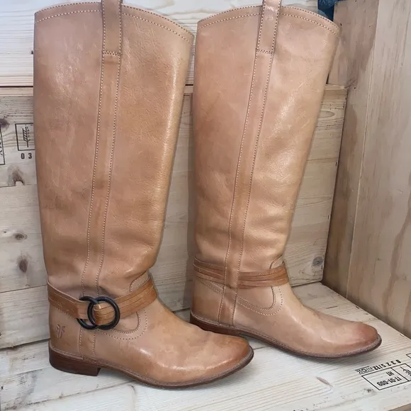 Beautiful leather Frye riding boots