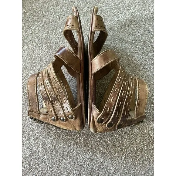 BED Stu Artemis Cognac Brown Leather Gladiator Flat Sandals Zip Size 9