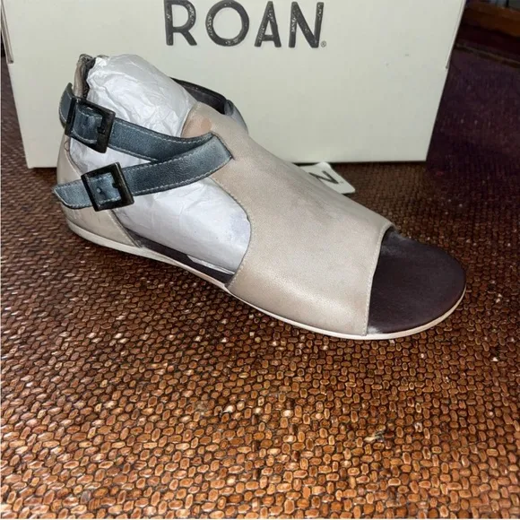 BED/STU BY Roan Leather Inaya Gray &amp; Black Flat Sandals Women’s Size 6