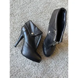 Benetton Black Leather Ankle Boots Zip Up Stiletto Heels Size 8.5