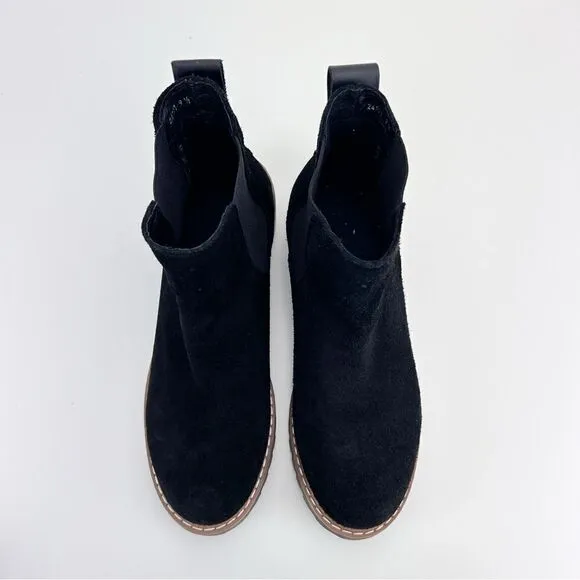 Bertuchi Black Suede Slip on Chelsea Boots