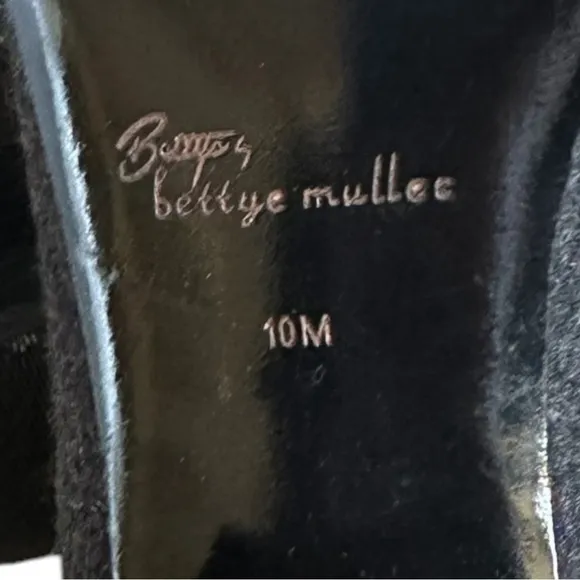 Bettye Muller Wool Charcoal Gray Point Toe Classic Ankle Boots Size 10