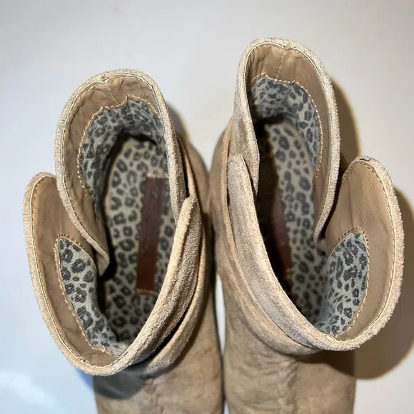 Billabong Ares Suede Booties Womens 7.5 NWOT