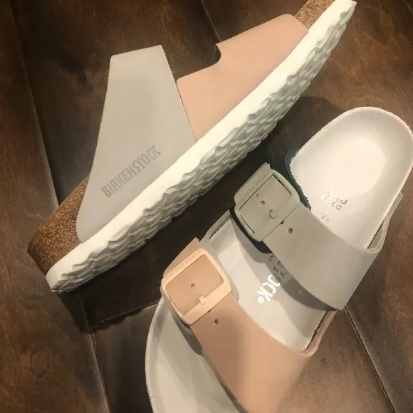 BIRKENSTOCK Arizona Split Hex Sandals NWOT