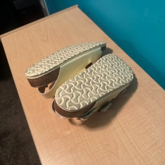 Birkenstock Big Buckle High Shine Sandals ~ butter ~ size 40