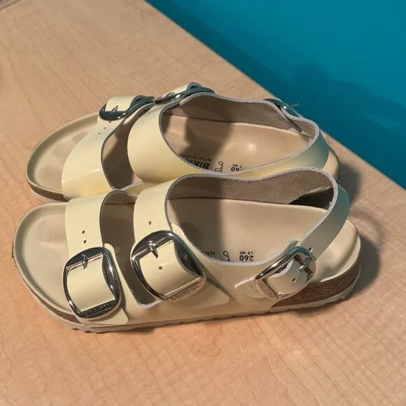 Birkenstock Big Buckle High Shine Sandals ~ butter ~ size 40