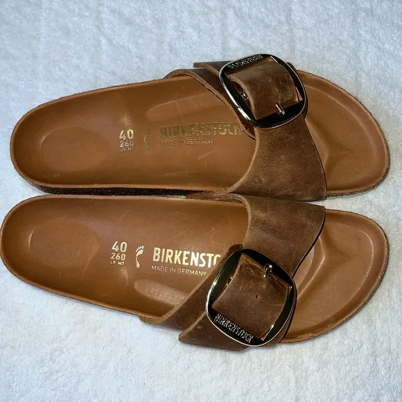 Birkenstock Women’s Big Buckle Oiled Leather Sandals
