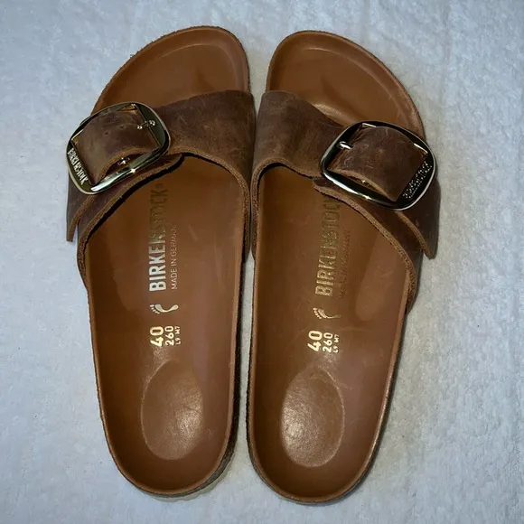 Birkenstock Women’s Big Buckle Oiled Leather Sandals