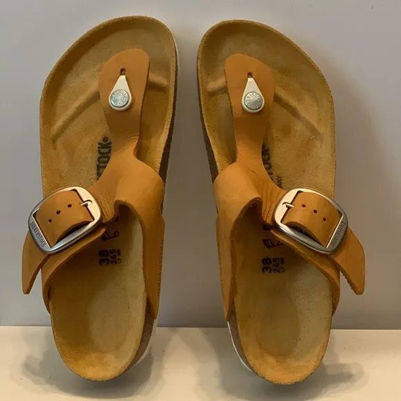 Birkenstocks Apricot Light Orange Gizeh Large Silver Buckle Sandals EU 38, L7 M5