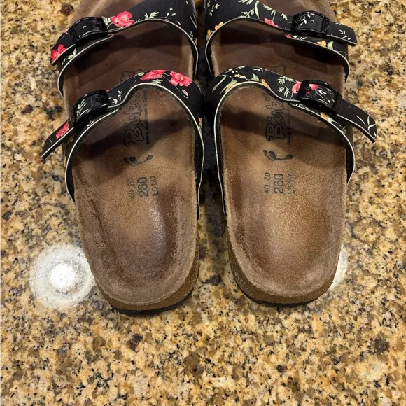 Birkis Birkenstock Tahiti Black Floral Two Strap Slide Sandals 40 US 9-9.5 Soft