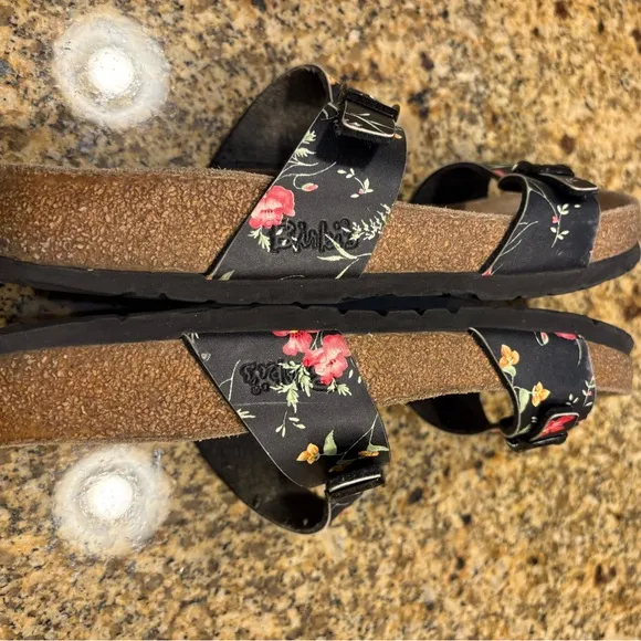 Birkis Birkenstock Tahiti Black Floral Two Strap Slide Sandals 40 US 9-9.5 Soft