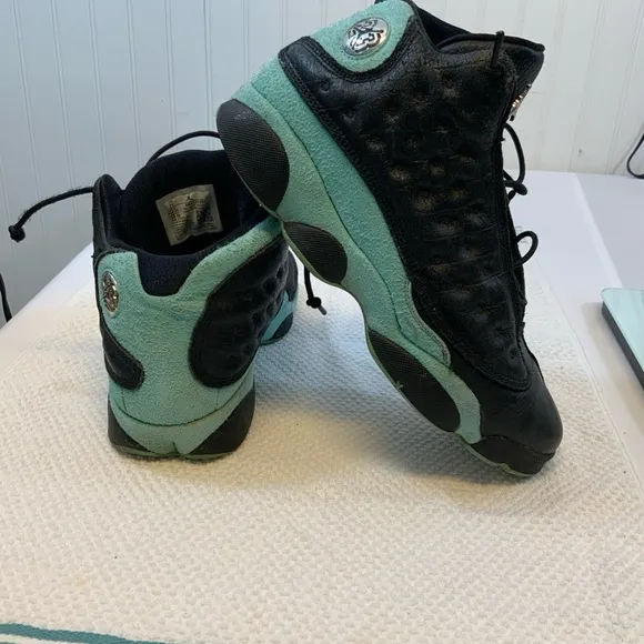 Black Air Jordan Sneakers XIII 13 GS retro island green size 7Y