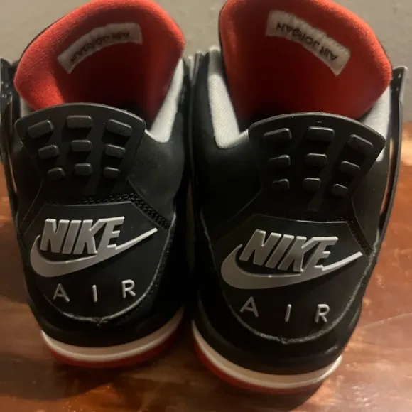 Black and Red Athletic Sneakers Air Jordan 4 Retro OG Bred 2019 Nike