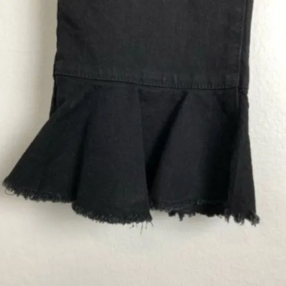 Black Daisy Capris Sz 3 NWT Cha Cha Ruffle Flare Hem Crop Jean High Waist