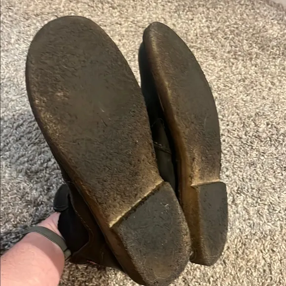 Black Leather Chelsea Boots with Elastic Panels