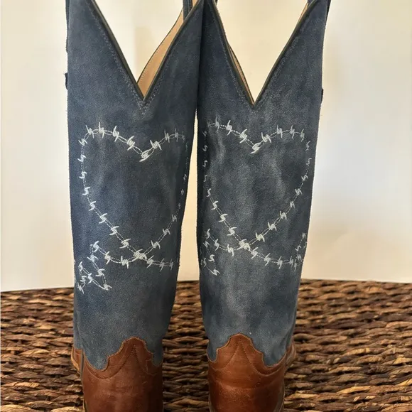 Blue and Brown Heeled Boots with Classic Western Design