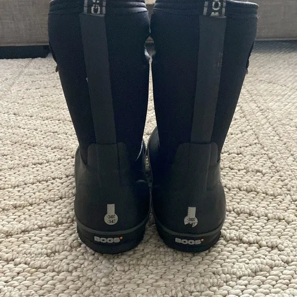 Bogs | classic high slip on boots Kids size 6