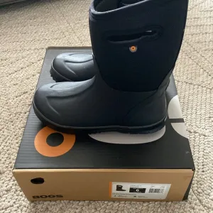 Bogs | classic high slip on boots Kids size 6