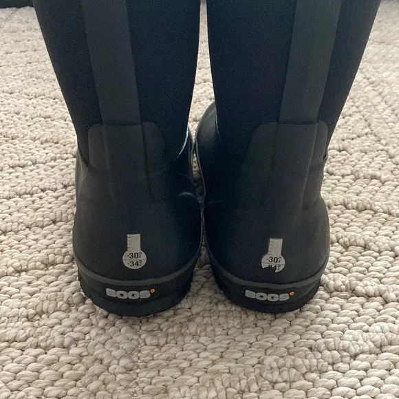Bogs | classic high slip on boots Kids size 6