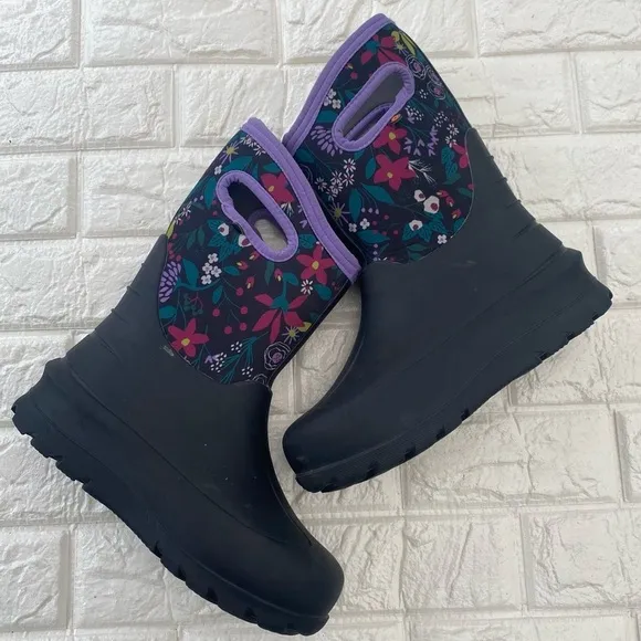 Bogs Kids Neo-classic Multi Colored Boots Size 5 youth