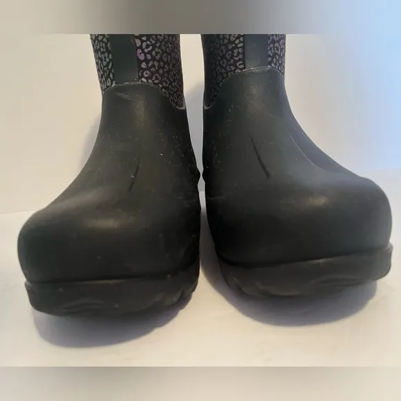 Bogs Kids' Neo Classic Rainbow Leopard Boot