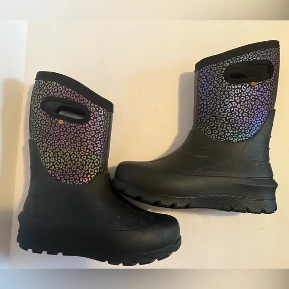 Bogs Kids' Neo Classic Rainbow Leopard Boot