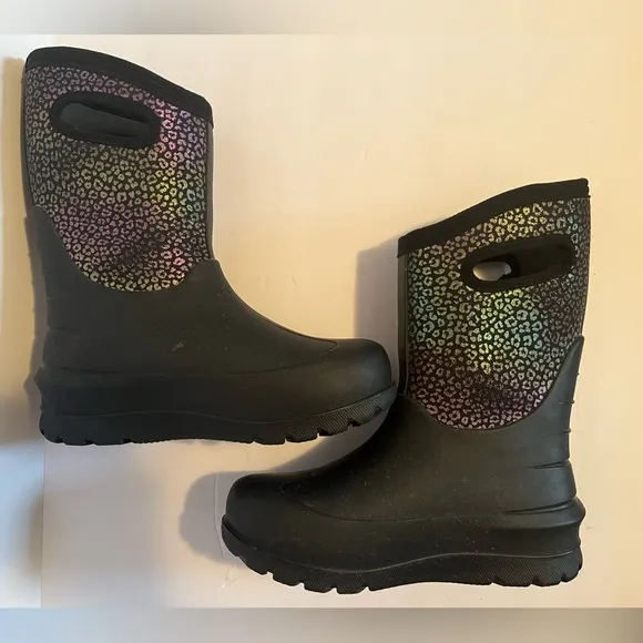 Bogs Kids' Neo Classic Rainbow Leopard Boot