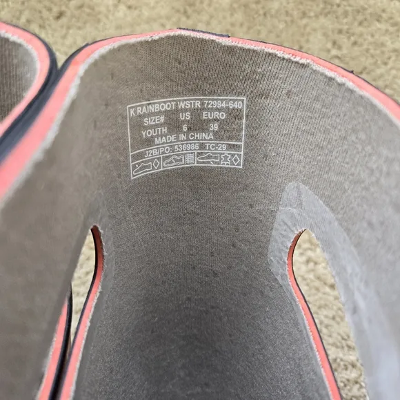 Bogs Rainboots Black Red Pull On Youth 6