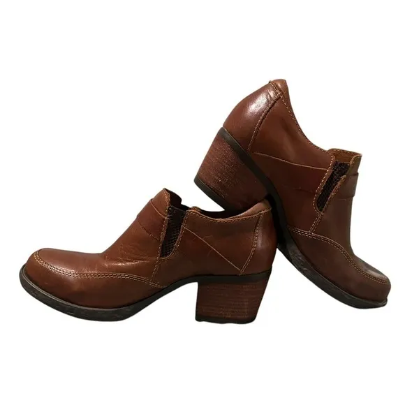 Born Brown Full Grain Leather Chunky Heel Ankle Slip On Nyssa Boots Size 9/40.5