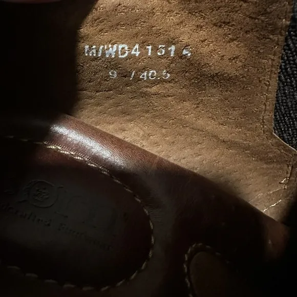 Born Brown Full Grain Leather Chunky Heel Ankle Slip On Nyssa Boots Size 9/40.5