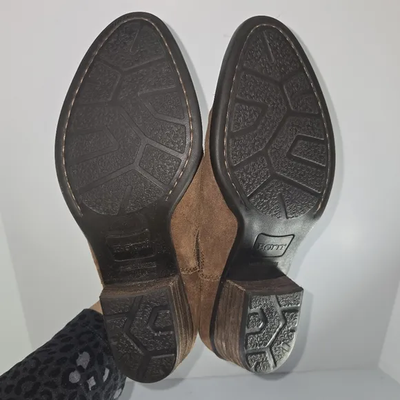 Born Brown Suede Slip-On Boots Shoes Size 9
