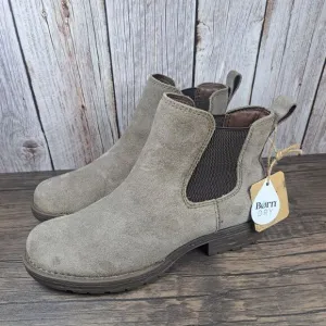 Born Cove Slip On Leather Suede Chelsea Ankle Boots Women's Sz 6 M Taupe (NWT)