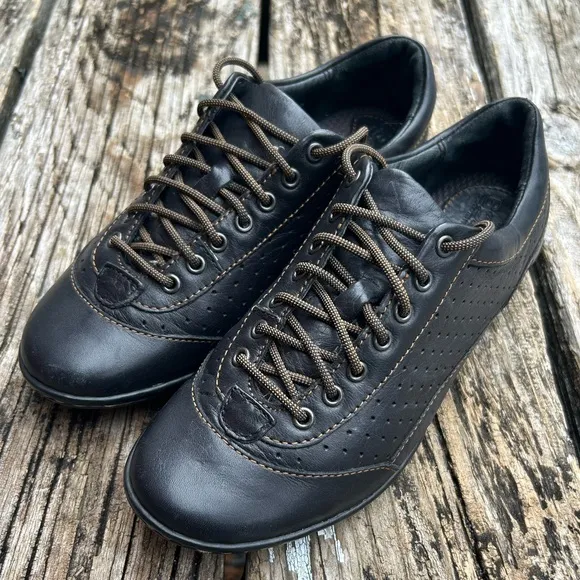 Born Handcrafted Footwear Women’s Black Leather Lace Up Fashion Sneakers Sz 6