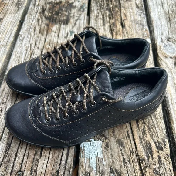 Born Handcrafted Footwear Women’s Black Leather Lace Up Fashion Sneakers Sz 6