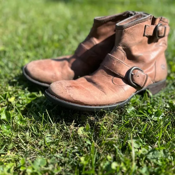 Born Leather Boots. 8