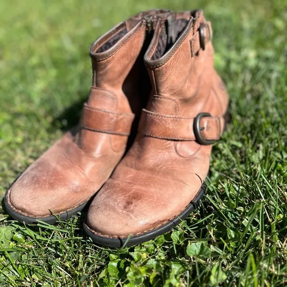 Born Leather Boots. 8