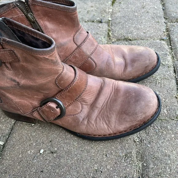 Born Leather Boots. 8