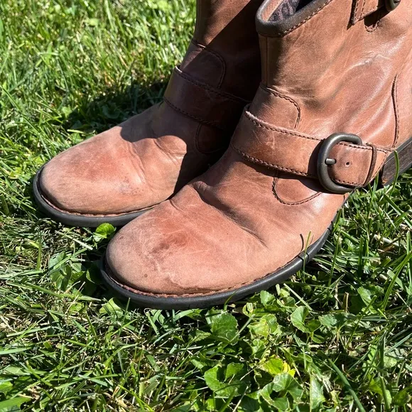 Born Leather Boots. 8
