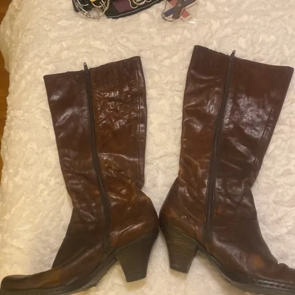 Born leather boots distressed leather , size 9 see pictures please