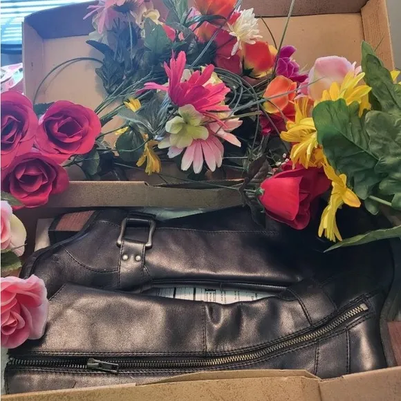 Born Loreza Smooth Leather Black Boots