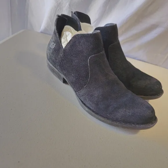 Born Womans  Black Suede Ankle Boots Size 9.5