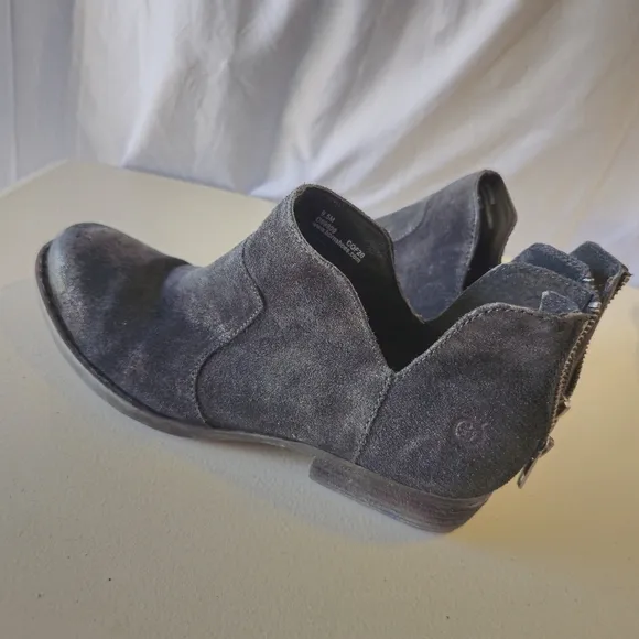 Born Womans  Black Suede Ankle Boots Size 9.5