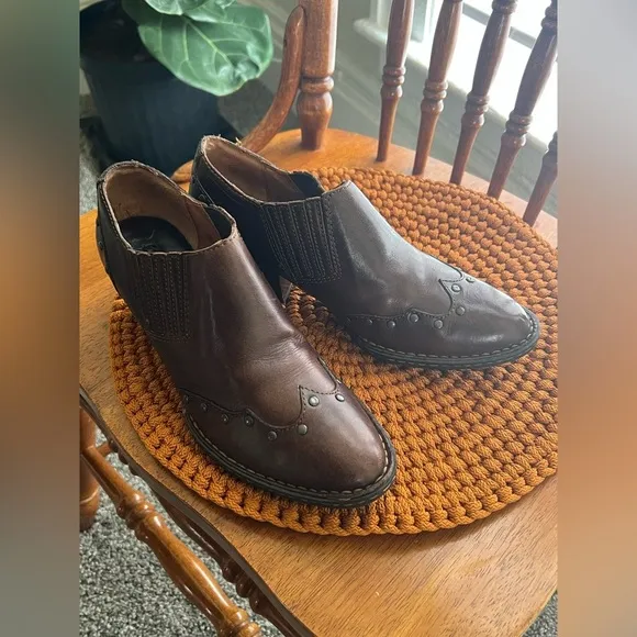 Born Womens Brown Leather Slip On Ankle Heeled Bootie Size US 8
