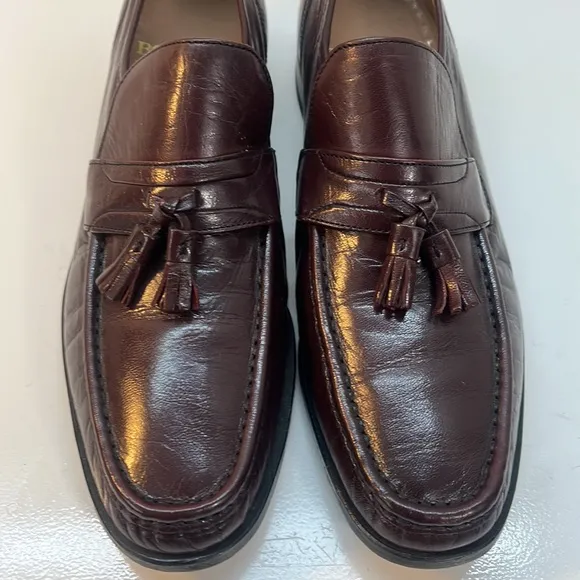 Bostonian Burgundy Leather Hand Sewn Pinch Tassel Loafers size 9.5