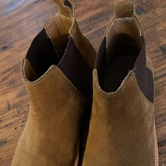 Bostonian Tan Suede Boots 7