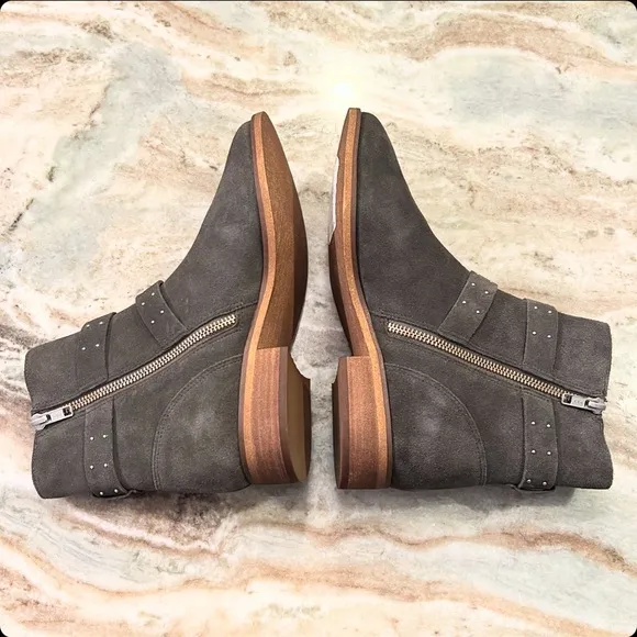 BP. Riley Suede Boots 🩶