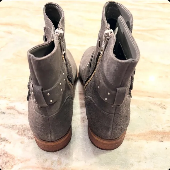 BP. Riley Suede Boots 🩶