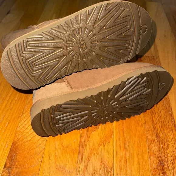 BRAND NEW in Box Kids Classic UGG Boots